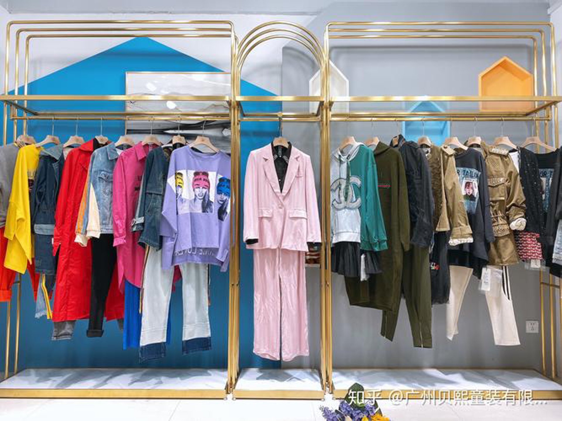 夏娜女装旗舰店